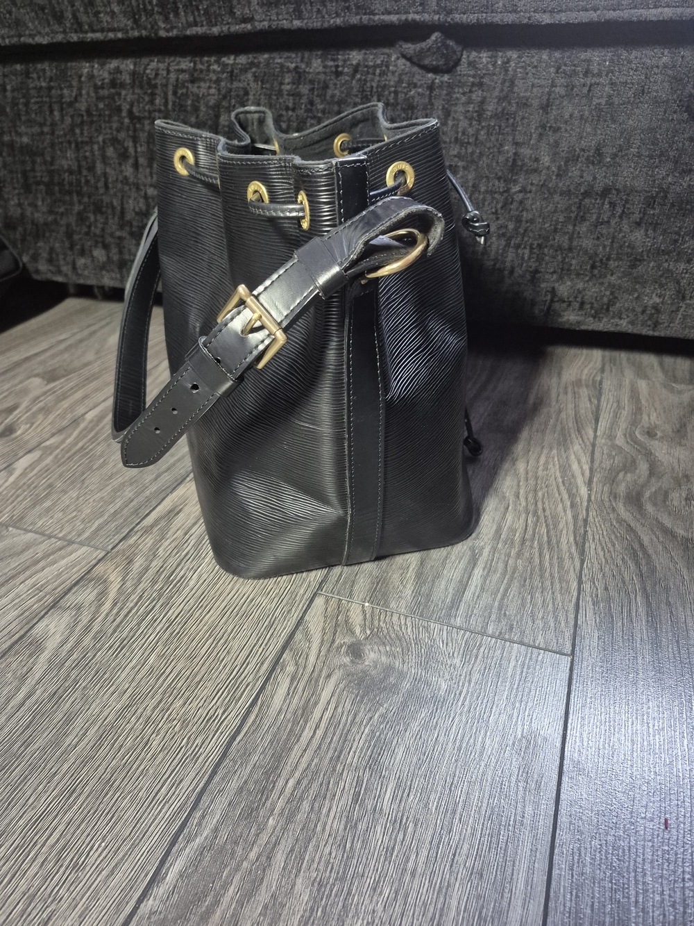 Louis Vuitton Black Epi Petit Noé Shoulder Bag - Vintage Made in France - AR0916 - Picture 5 of 13